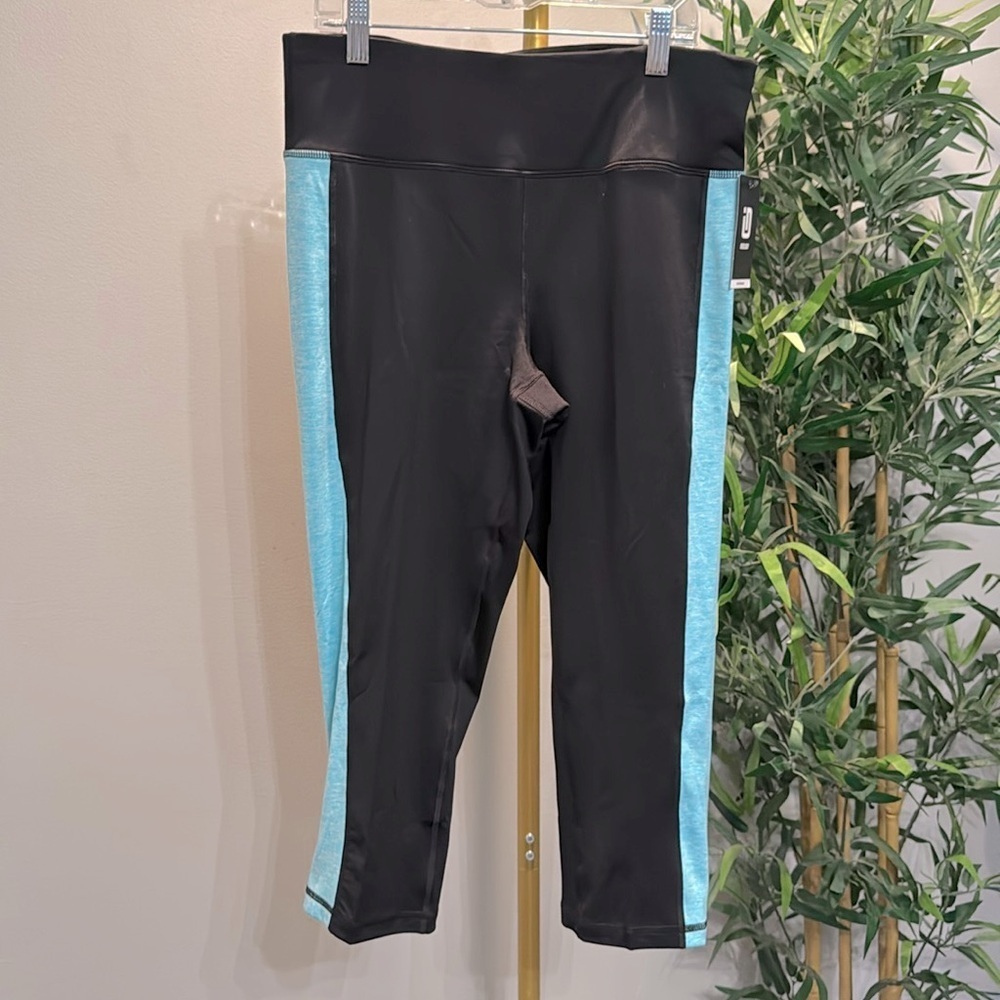 Ideology cropped performance leggings NWT M